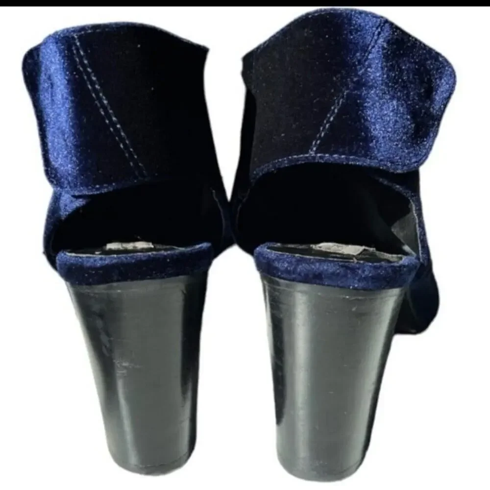 Steve Madden Royal Blue Velvet Heels Pumps Open Toe Size 7.5‎